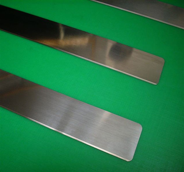RACLA ACCIAIO INOX TEMPRATO TAGLIATA CON BORDI ARROTONDATI